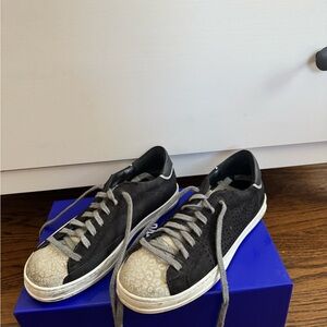 P448 Black Sneakers